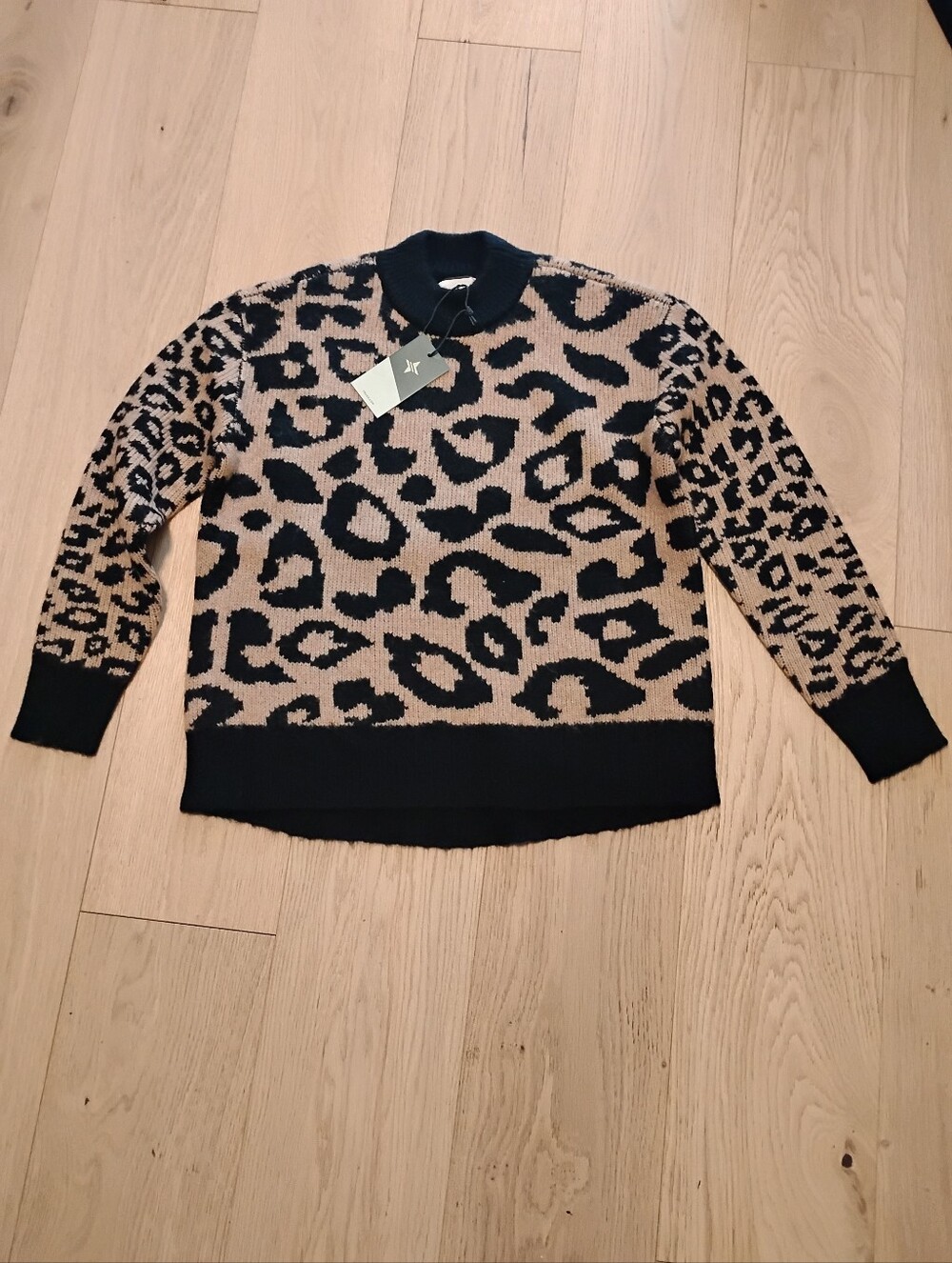 NWT Tuckernuck Women's Wool Blend Siri Leopard print Sweater XS